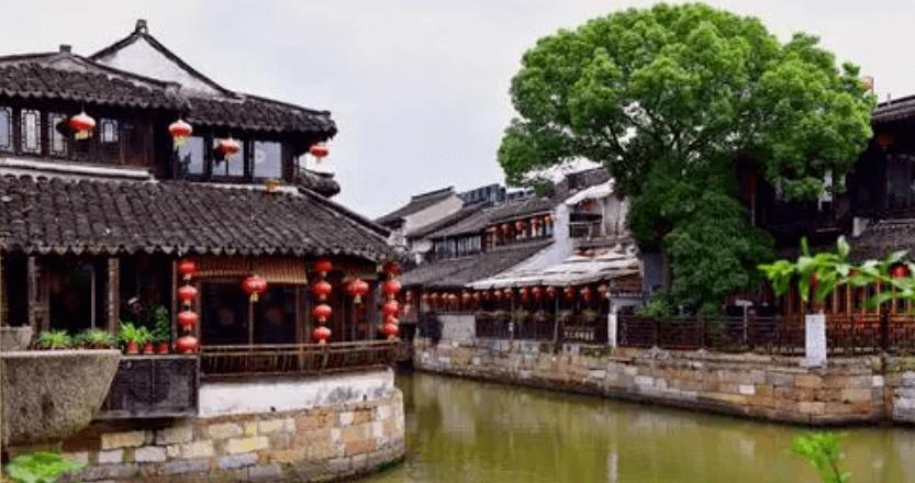 特务郑蕴侠:逃亡大陆8年,曾和张国立一起拍戏,临终写下三个字